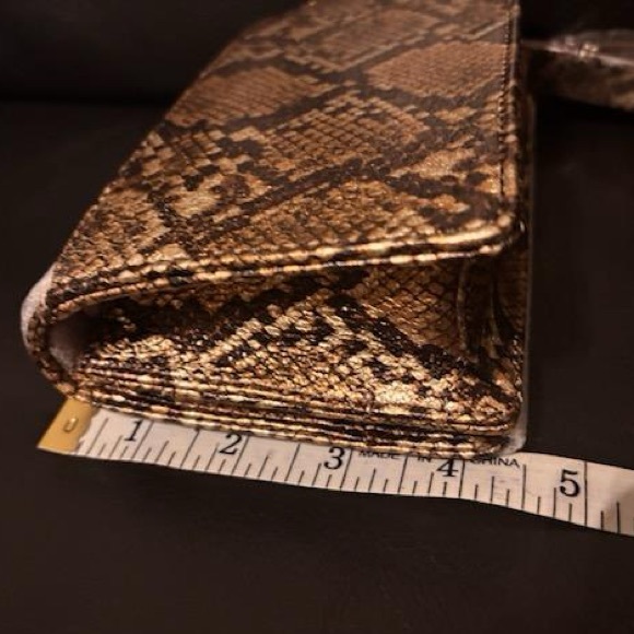 HOBO Jill Wristlet printed leather, Golden Snake NWT size of a small clutch! - Picture 4 of 9